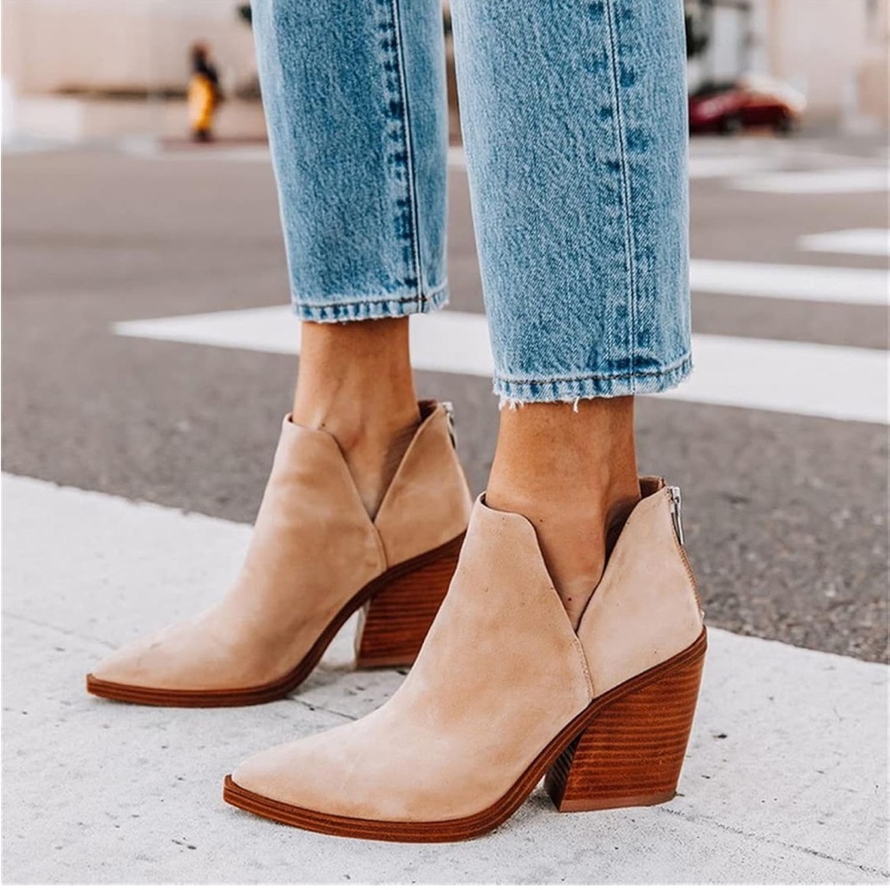 Vince Camuto Gillette Suede Bootie Size 7M